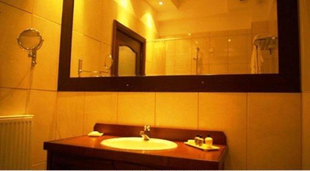 Ateron Suites Hotel & Spa Soroviç Oda fotoğraf